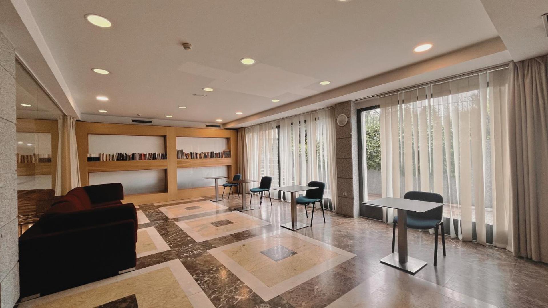 Hotel-Apartamentos Tartesos Las Rozas de Madrid Bagian luar foto